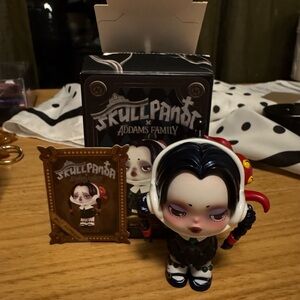 Skullpanda Addams Family Art Figurine - Black and White